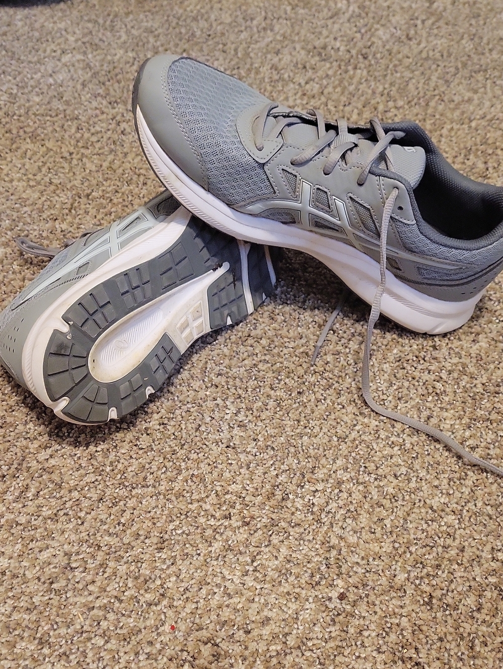men's Asics Grey Athletic Running Shoes